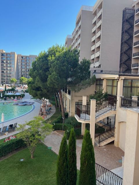 Просторная студия в роскошном комплексе всего в 50 м от пляжа на Солнечном берегу