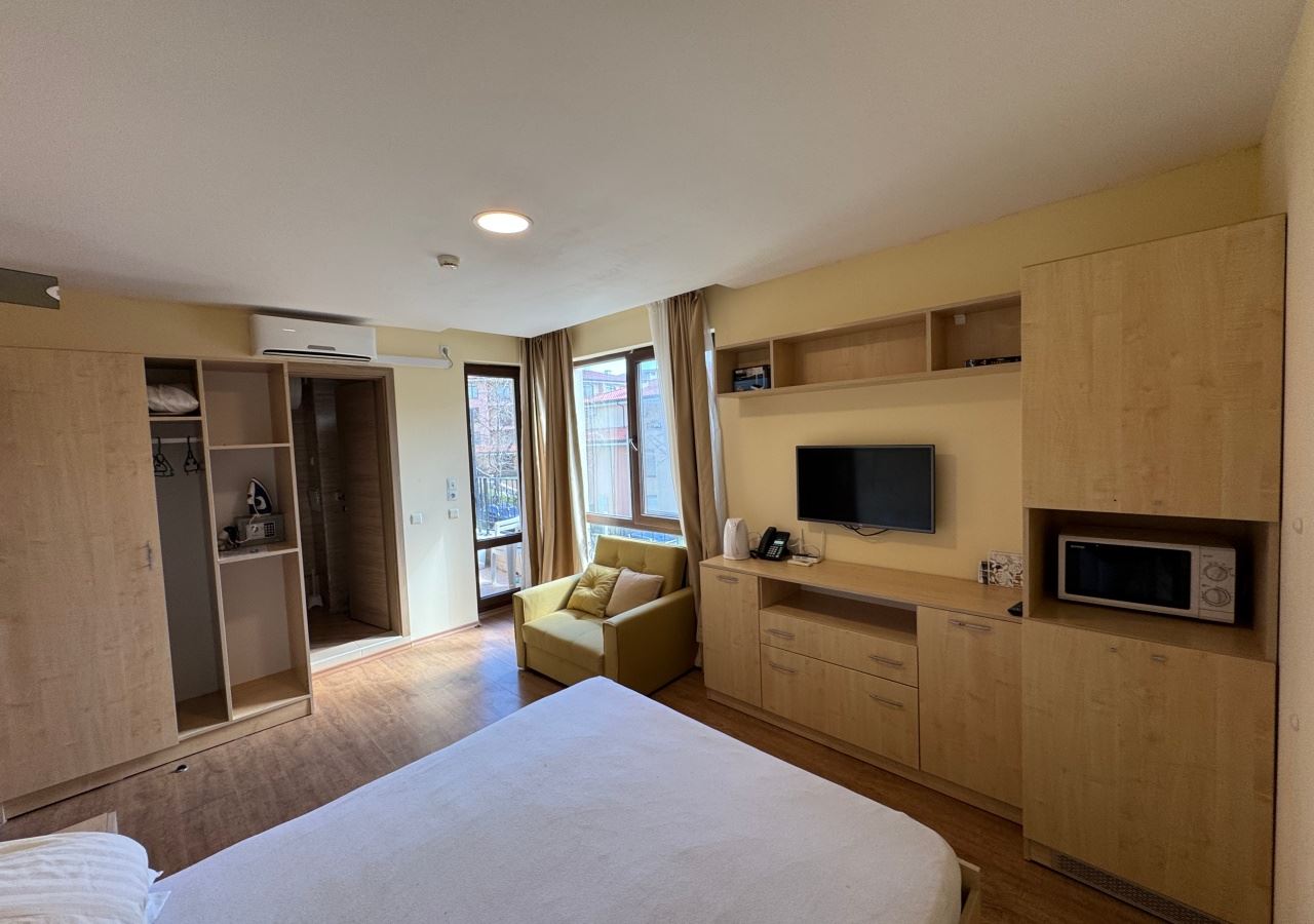 Студия на первой линии моря в Свети Влас – сочетание локации и комфорта