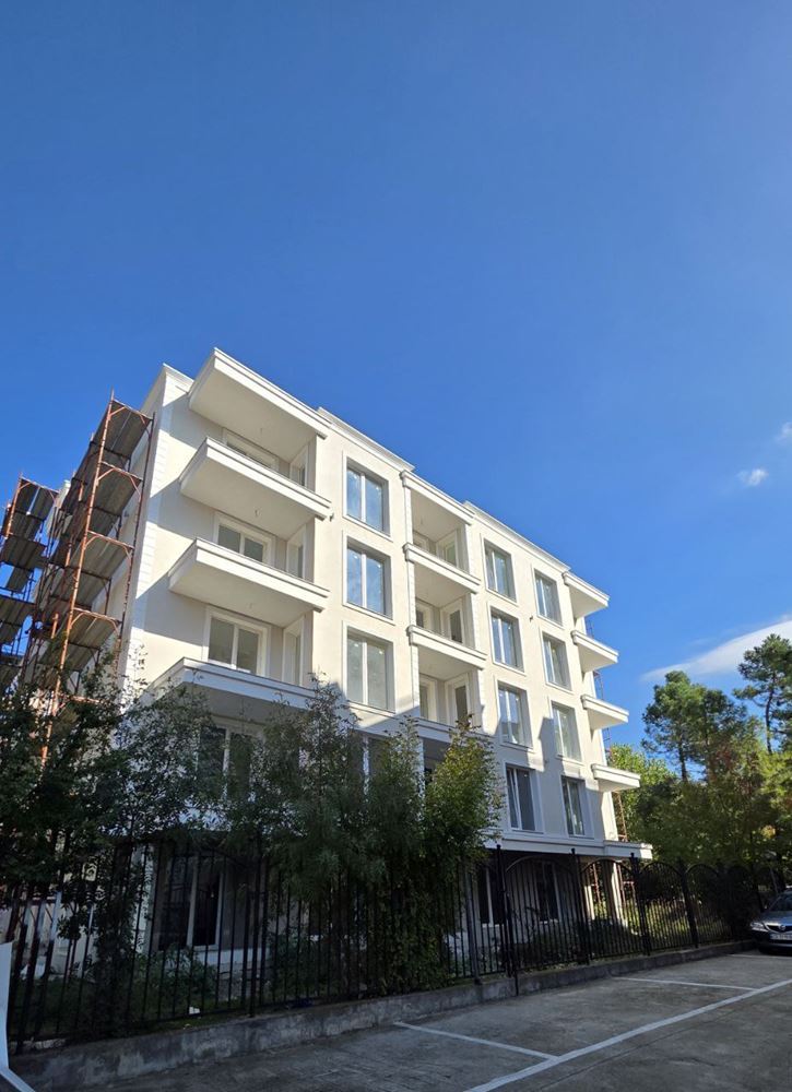 Современная студия в новом здании – отличное расположение и без платы за обслуживание