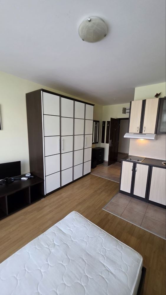 Практичная и уютная студия в Солнечном Берегу – уют и спокойствие с видом на бассейн