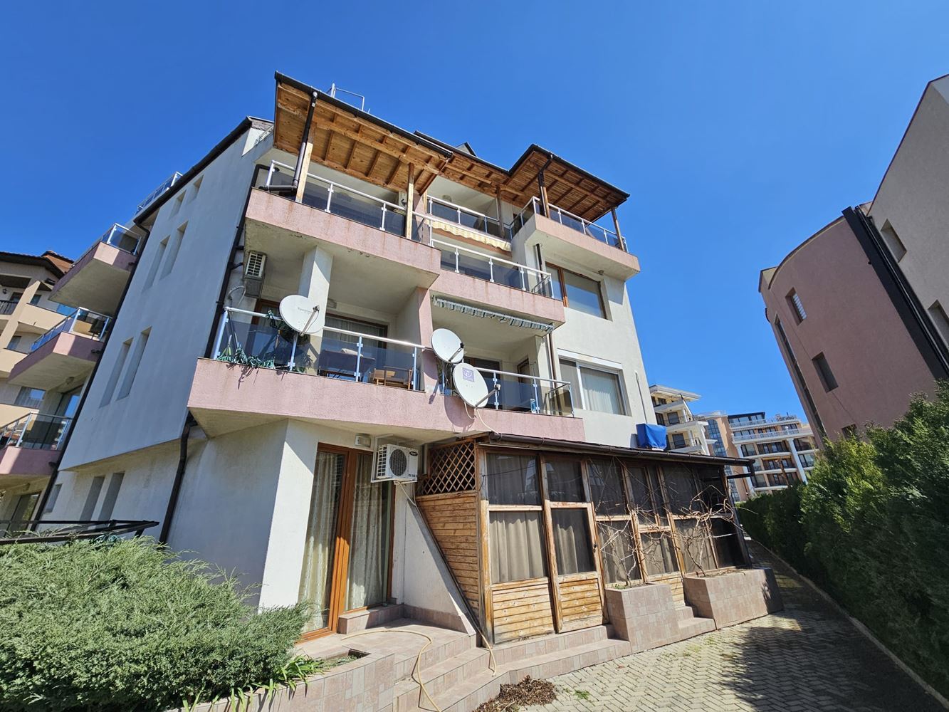 Квартира с одной спальней с видом на море в Святом Власе – престиж, комфорт и локация в 100 м от пляжа. С парковочным местом в комплексе