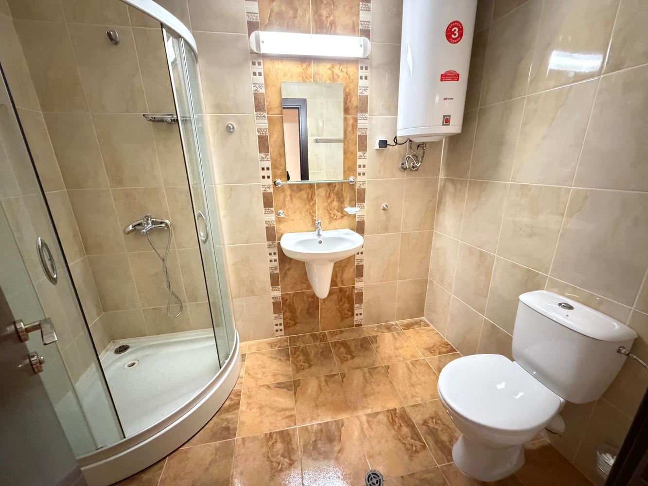 Апартамент с двумя спальнями и видом на бассейн в Несебре – простор, комфорт и отличное расположение всего в 300 метрах от моря