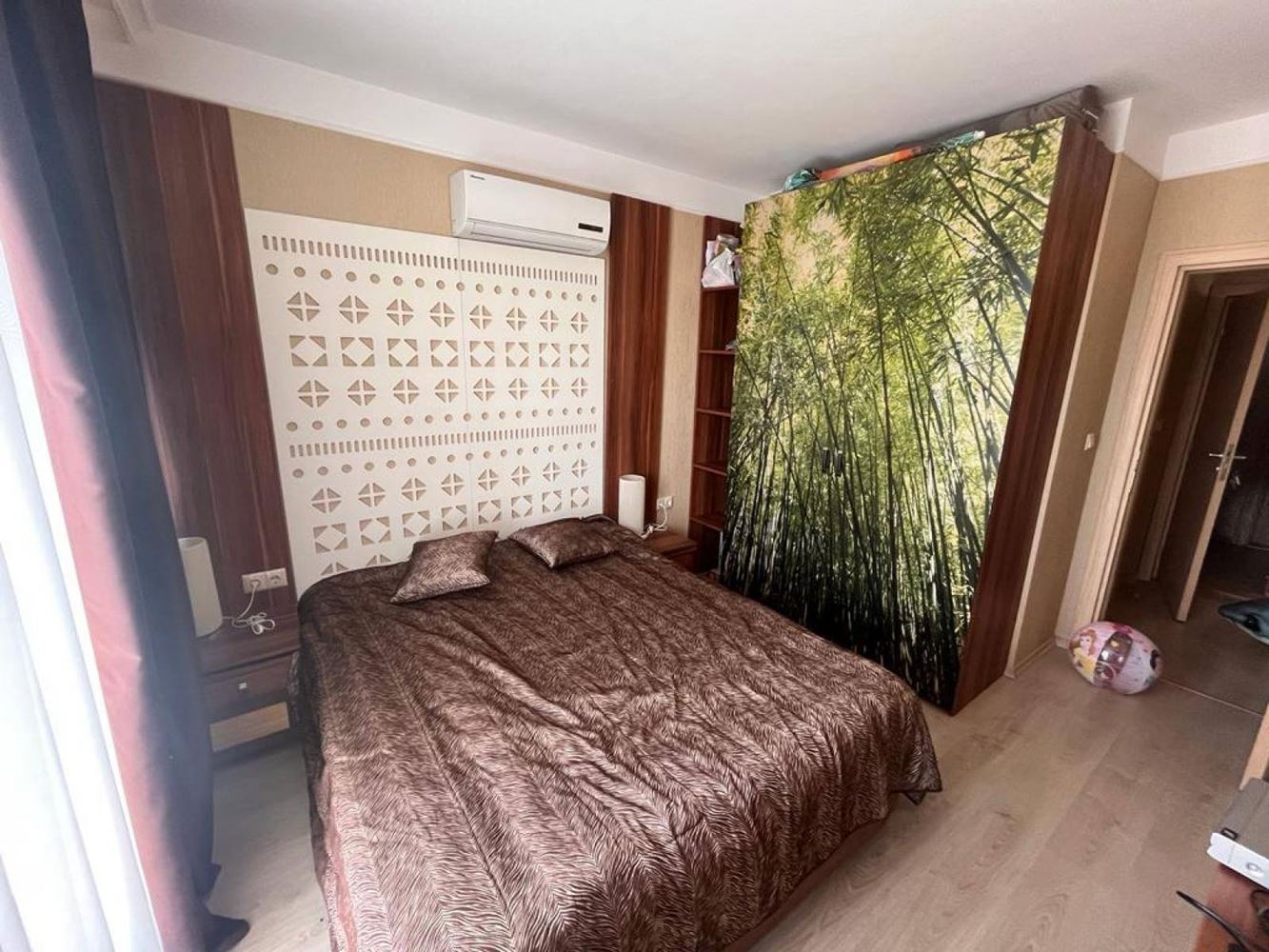 Просторная квартира с двумя спальнями с удобствами высокого класса в Солнечном Берегу