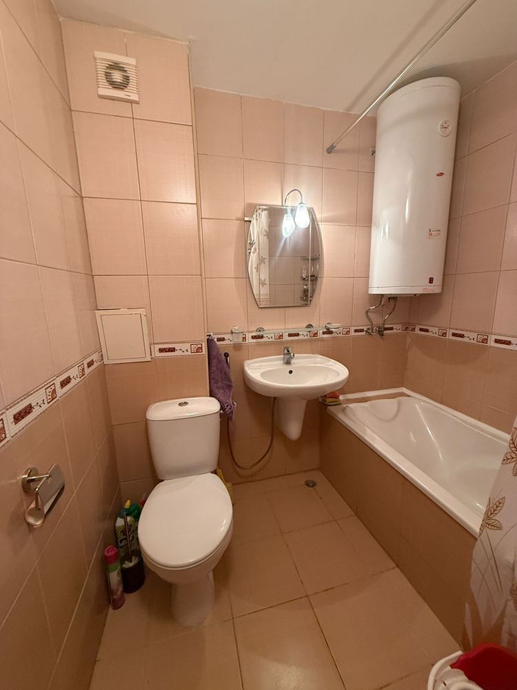 Просторная трехкомнатная квартира в Солнечном Береге – комфорт, природа и низкая такса обслуживания