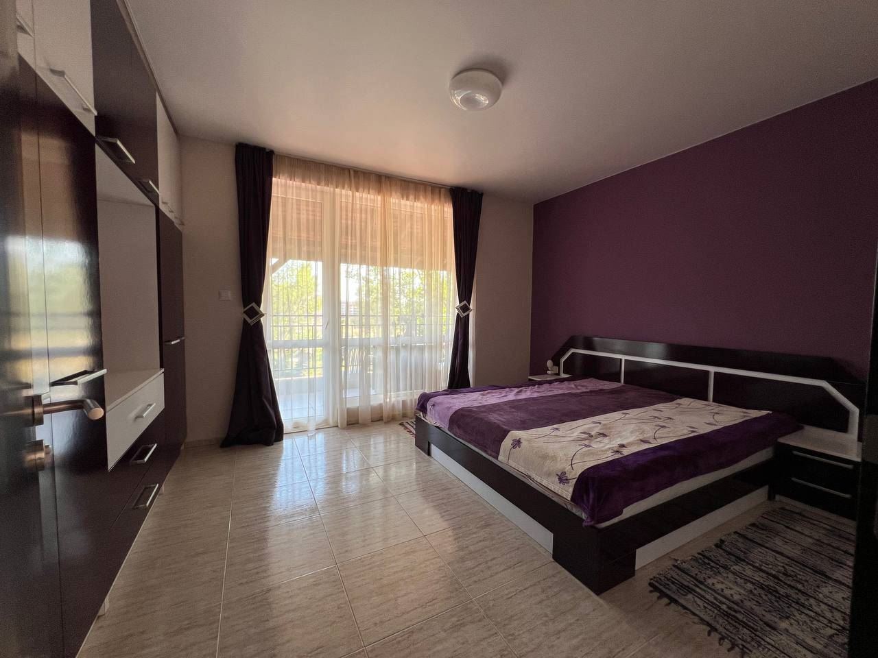 Квартира с одной спальней с полной мебелью в Солнечном Береге – комфорт и удобство рядом с пляжем