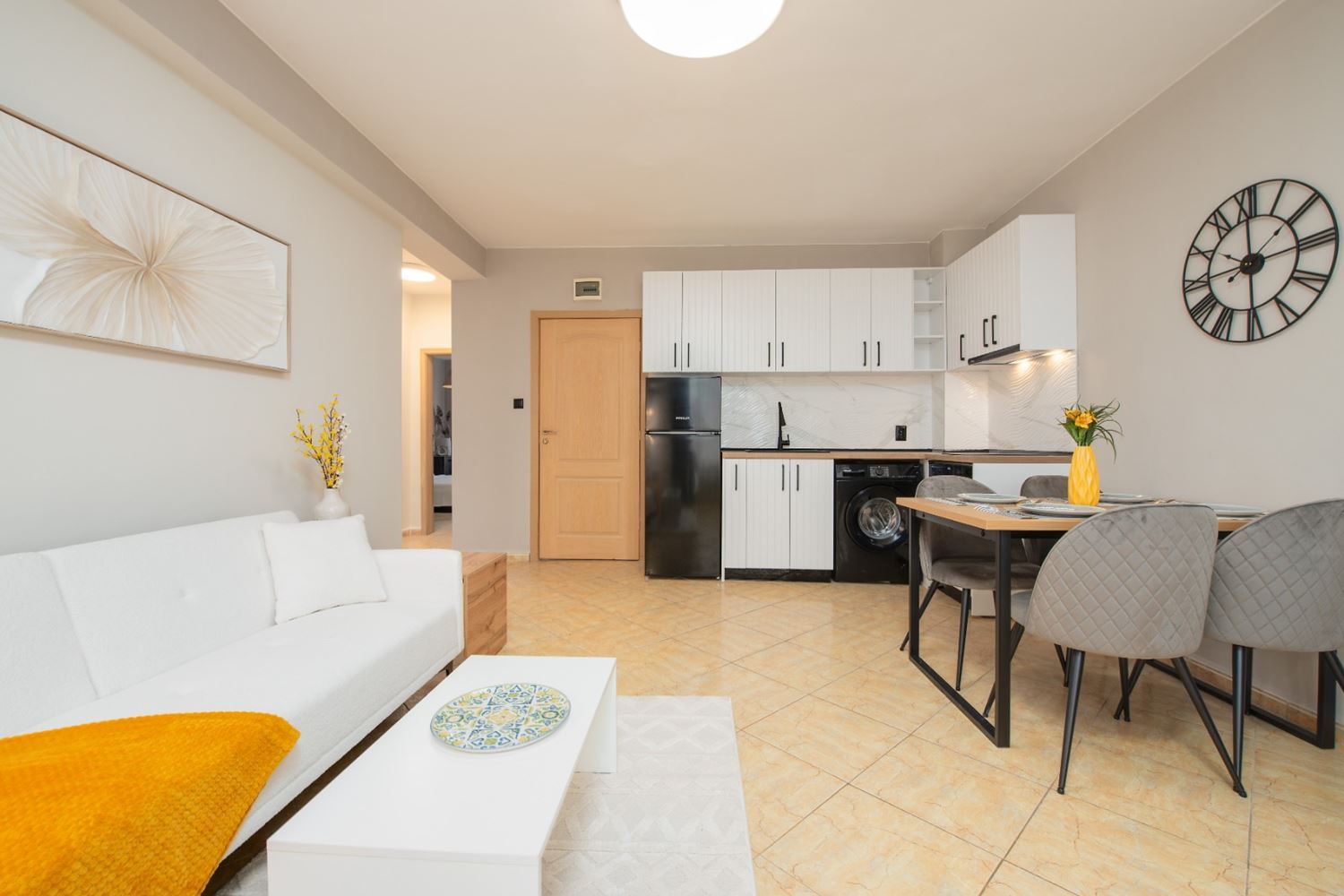 Стильно отремонтированная квартира с двумя спальнями в ухоженном комплексе в Солнечном Береге – комфорт, спокойствие и отличное расположение