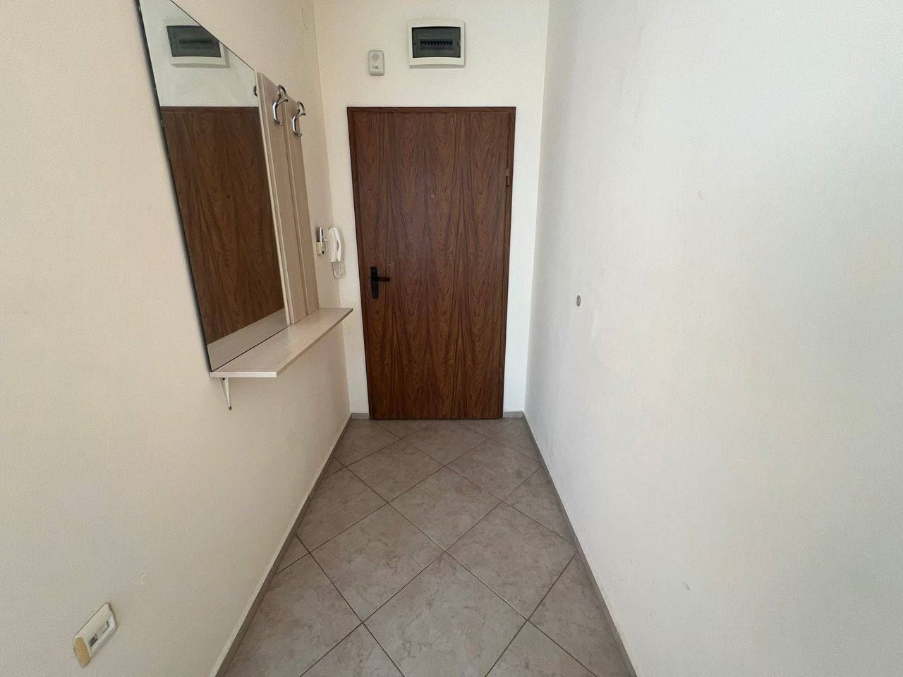 Просторная квартира с одной спальней в Солнечном Береге – комфорт и пространство в ухоженном комплексе