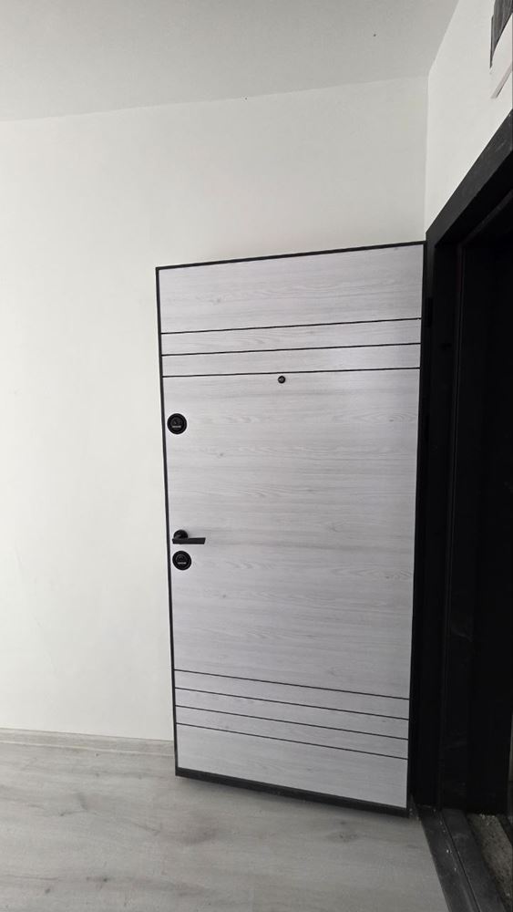 Функциональная студия на первом этаже – отличная возможность для инвестиций или уютного жилья