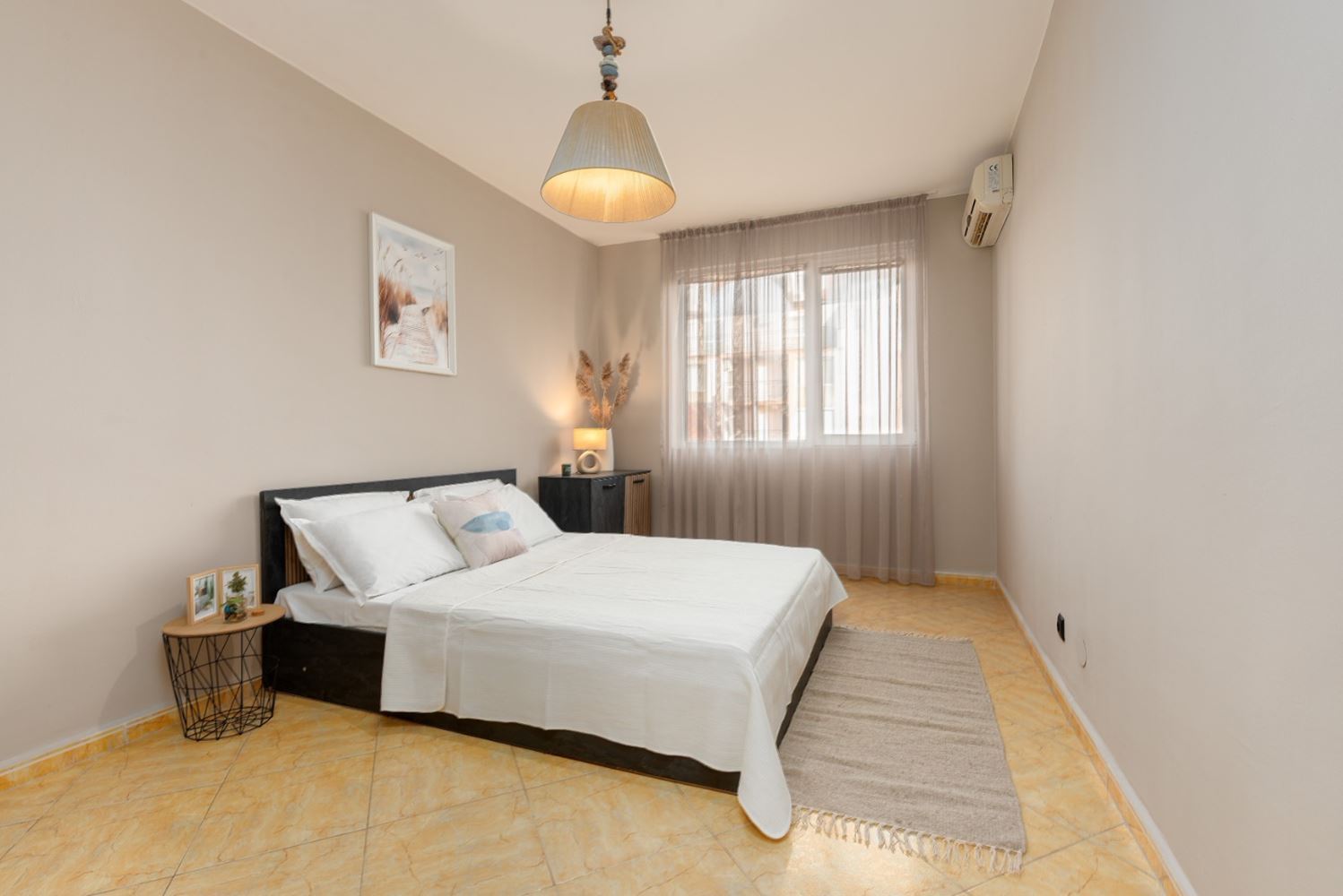 Стильно отремонтированная квартира с двумя спальнями в ухоженном комплексе в Солнечном Береге – комфорт, спокойствие и отличное расположение