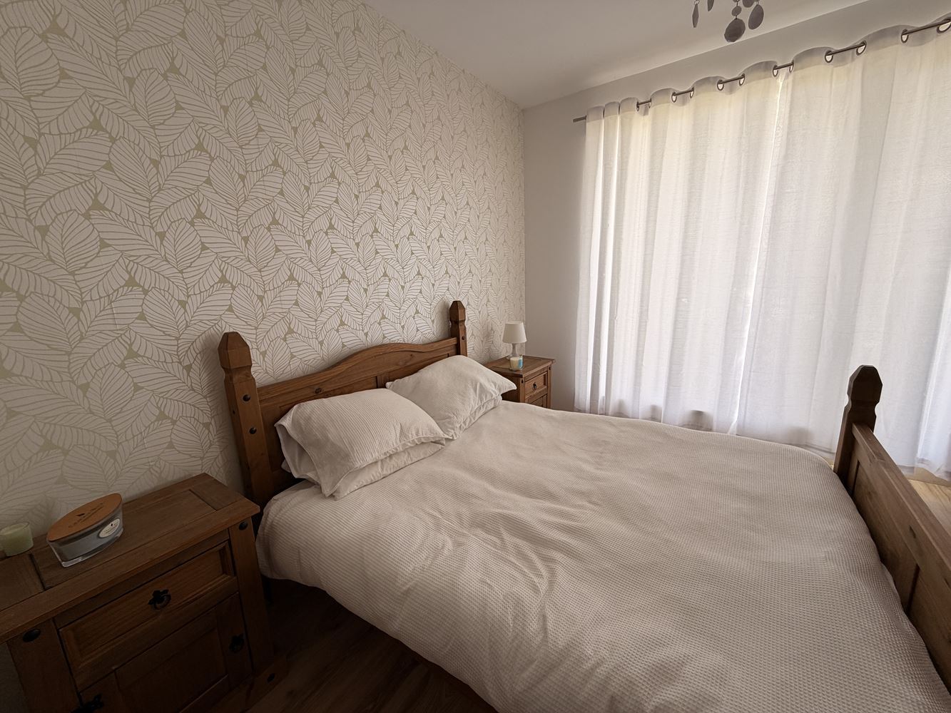 Квартира с двумя спальнями и панорамной террасой на окраине Солнечного Берега – уют, тишина и стиль