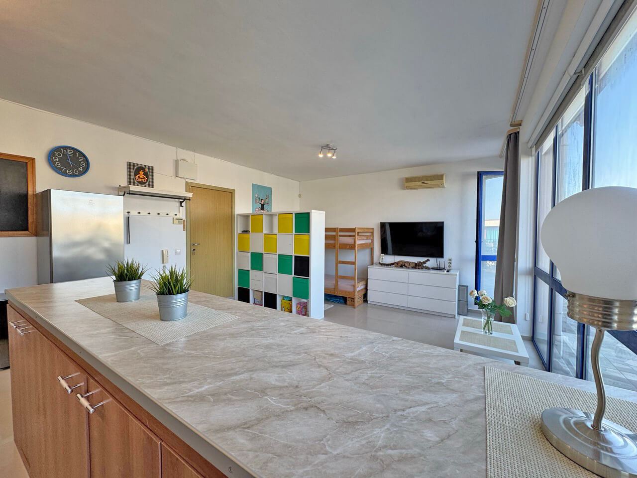 Роскошный пентхаус в Солнечном Берегу с впечатляющей панорамной террасой и отличным расположением