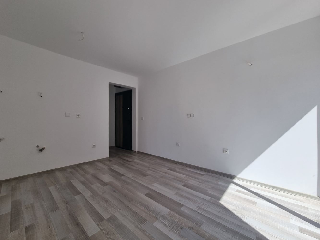 Светлая и современная квартира с отличным расположением – сочетание комфорта, природы и морского духа