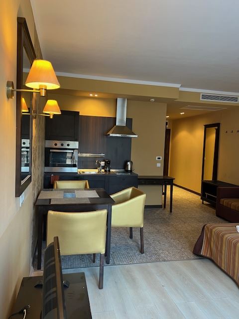 Просторная студия в роскошном комплексе всего в 50 м от пляжа на Солнечном берегу