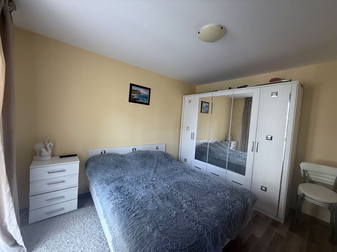 Двухкомнатная квартира в центре Солнечного Берега – меблированная, первый этаж с отличной локацией