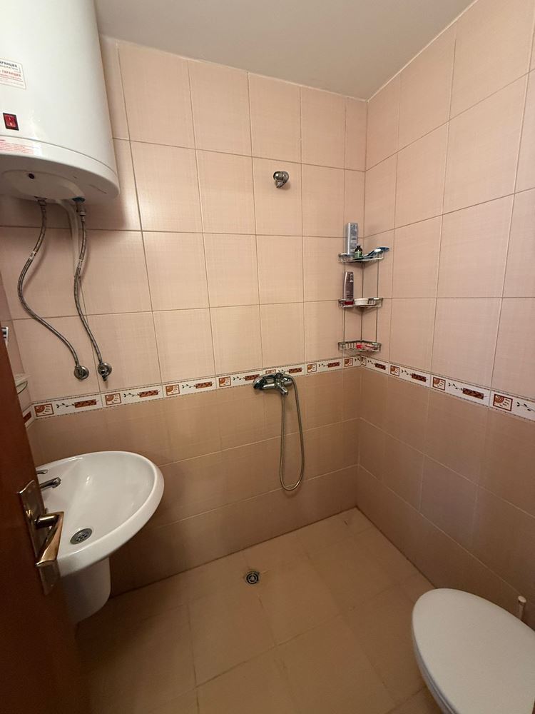 Просторная трехкомнатная квартира в Солнечном Береге – комфорт, природа и низкая такса обслуживания