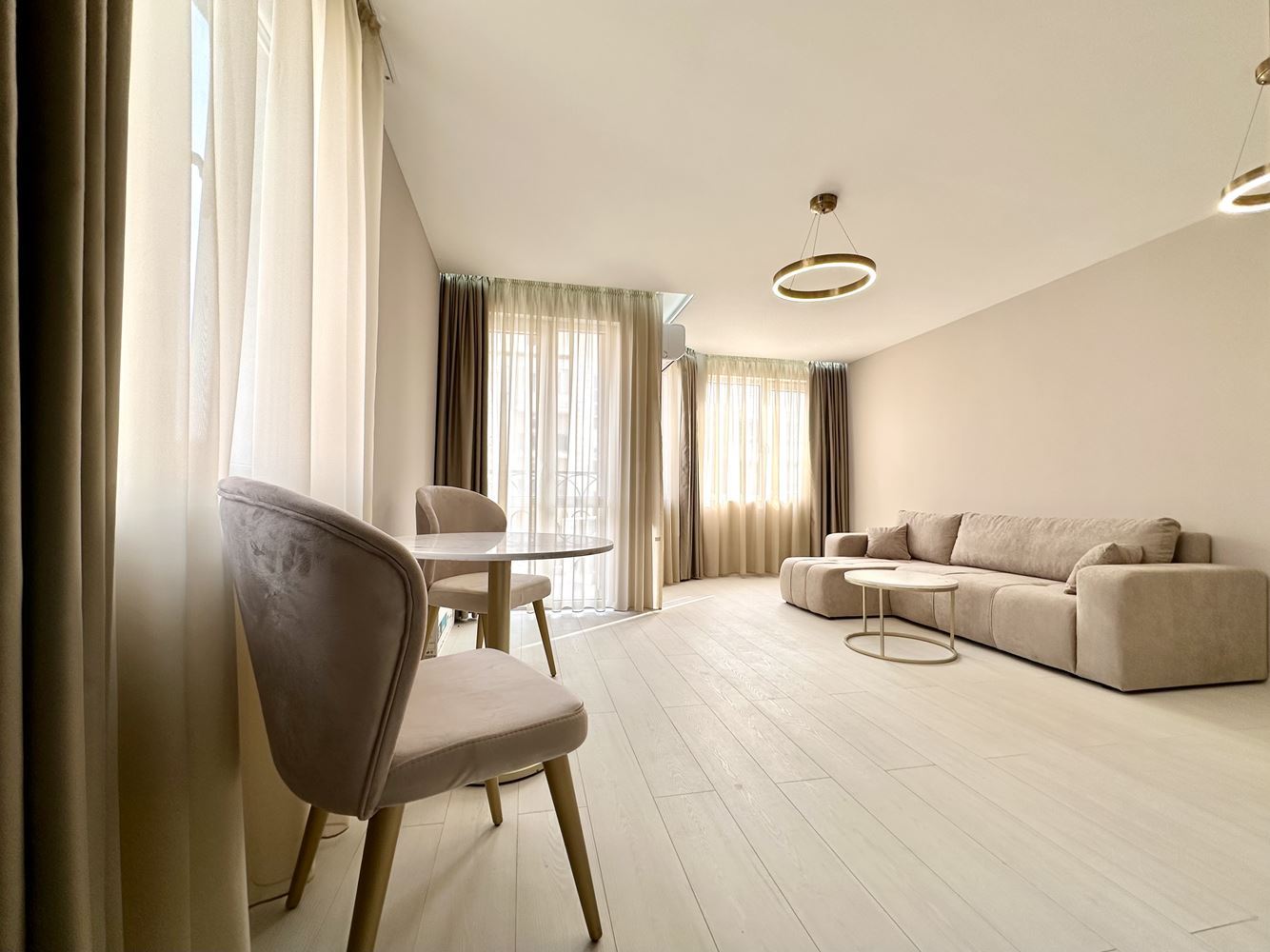 Уютная квартира с одной спальней с видом на бассейн и зелёные зоны в Солнечном Береге – готова к использованию