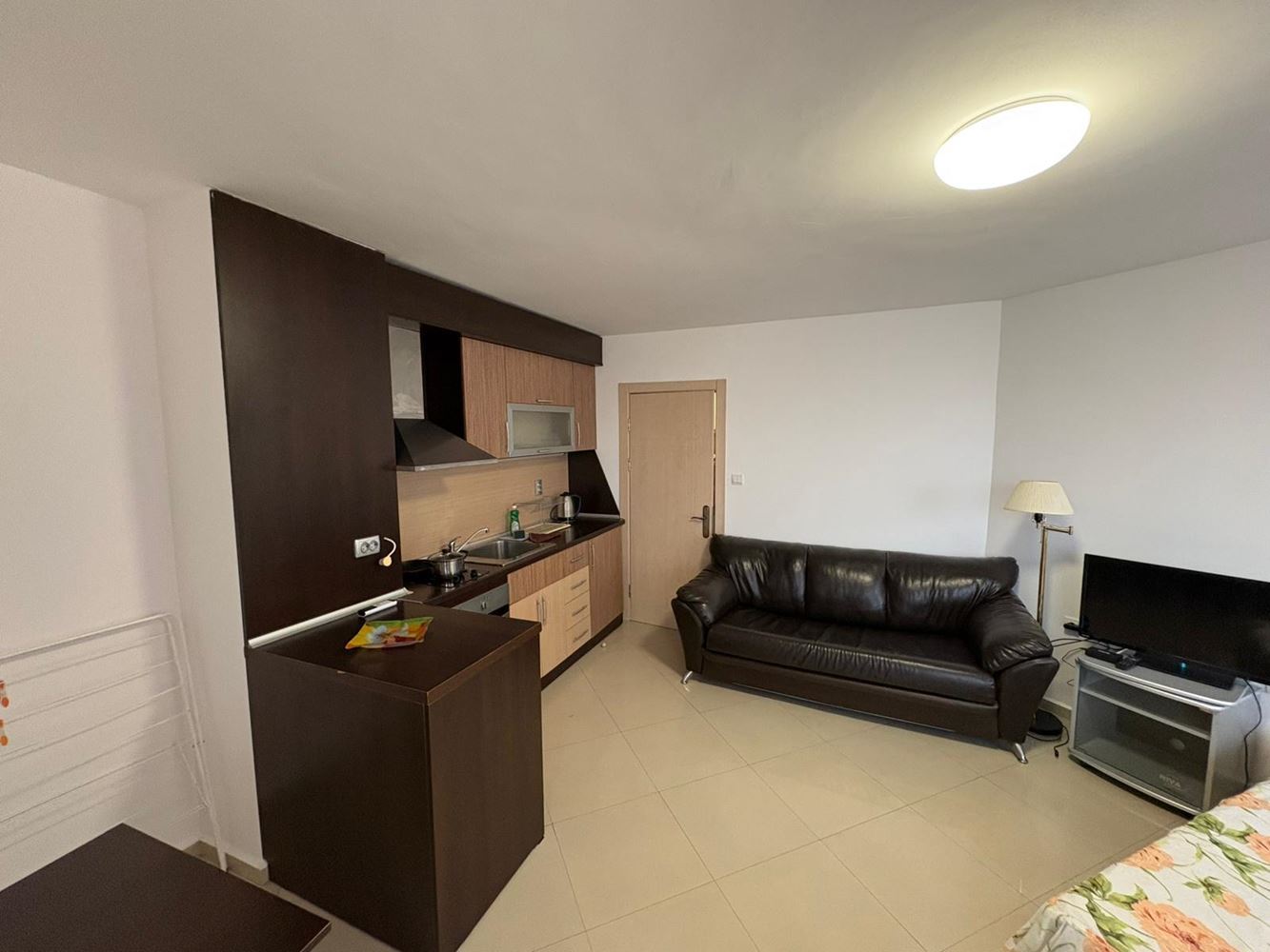 Меблированная студия в Поморие – отличное расположение, 400 м от моря и центра города