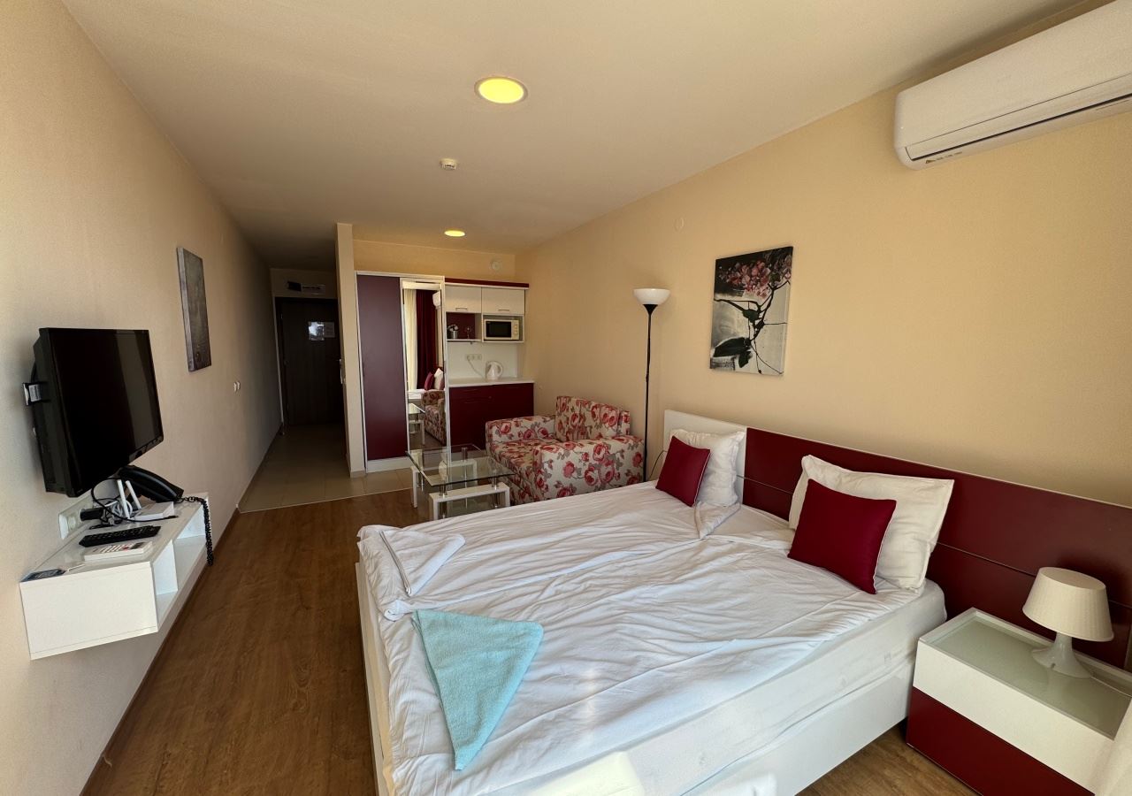 Студия на первой линии с видом на море в роскошном комплексе – полностью меблирована и готова к использованию