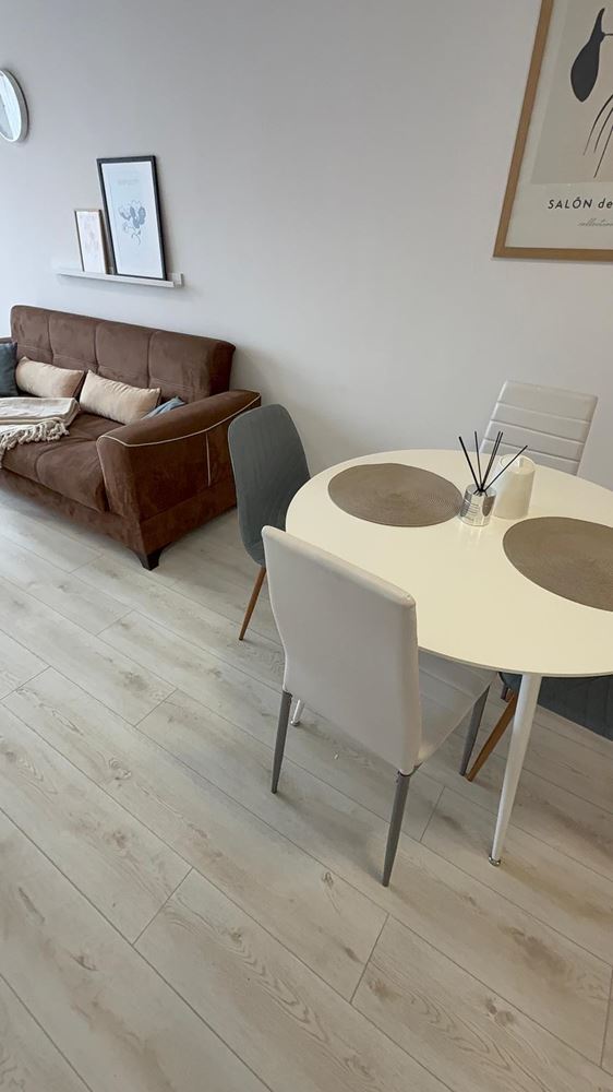 Просторная и современная квартира с одной спальней со всеми удобствами в Помории