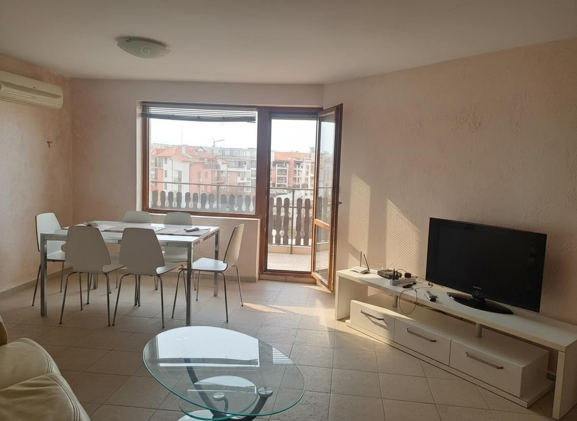 Солнечная квартира с одной спальней в Равде – отличная инвестиция и комфорт всего в 10 минутах от пляжа