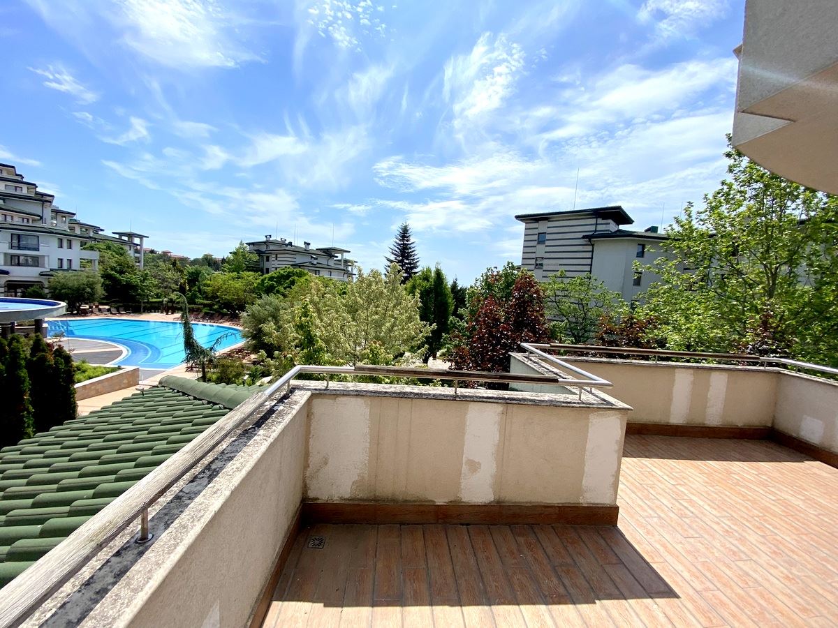 Двухкомнатная квартира  на первой линии моря в Равде – роскошь, природа и впечатляющий вид на бассейн