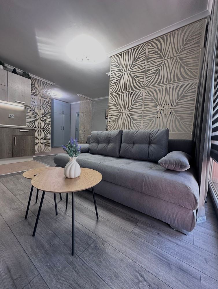 Двухкомнатная квартира с частичным видом на море в Святом Власе – меблированная, после ремонта, в элитном закрытом комплексе