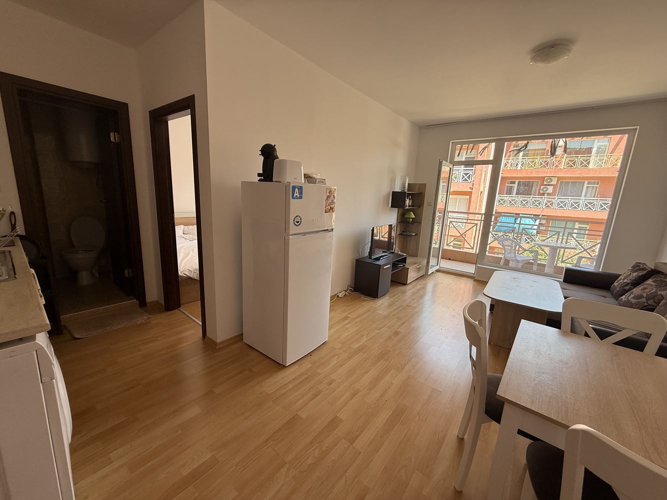 Обставленный апартамент с одной спальней с видом на бассейн в Солнечном Берегу