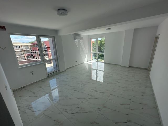 Новое строительство на Солнечном Берегу - большая трехкомнатная квартира без сборов!