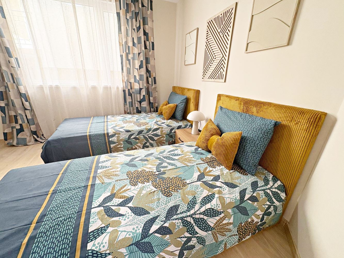 Два независимых жилых пространства с видом на море в центре Святого Власа – дизайнерский интерьер и собственное парковочное место