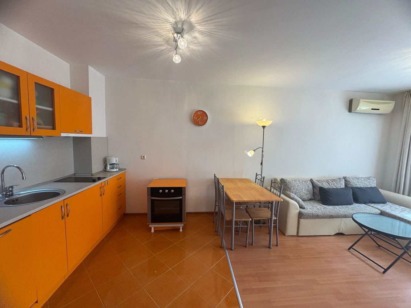 Квартира с одной спальней на первом этаже в Старом городе Поморие – рядом с морем