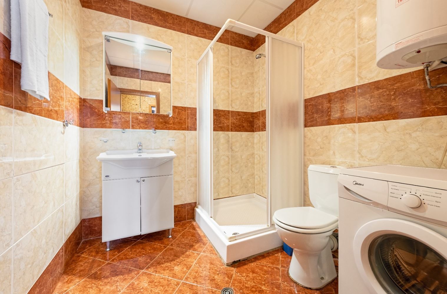 Стильный апартамент с двумя спальнями на первой линии с прямым видом на море в Святом Власе – простор, роскошь и полный комфорт