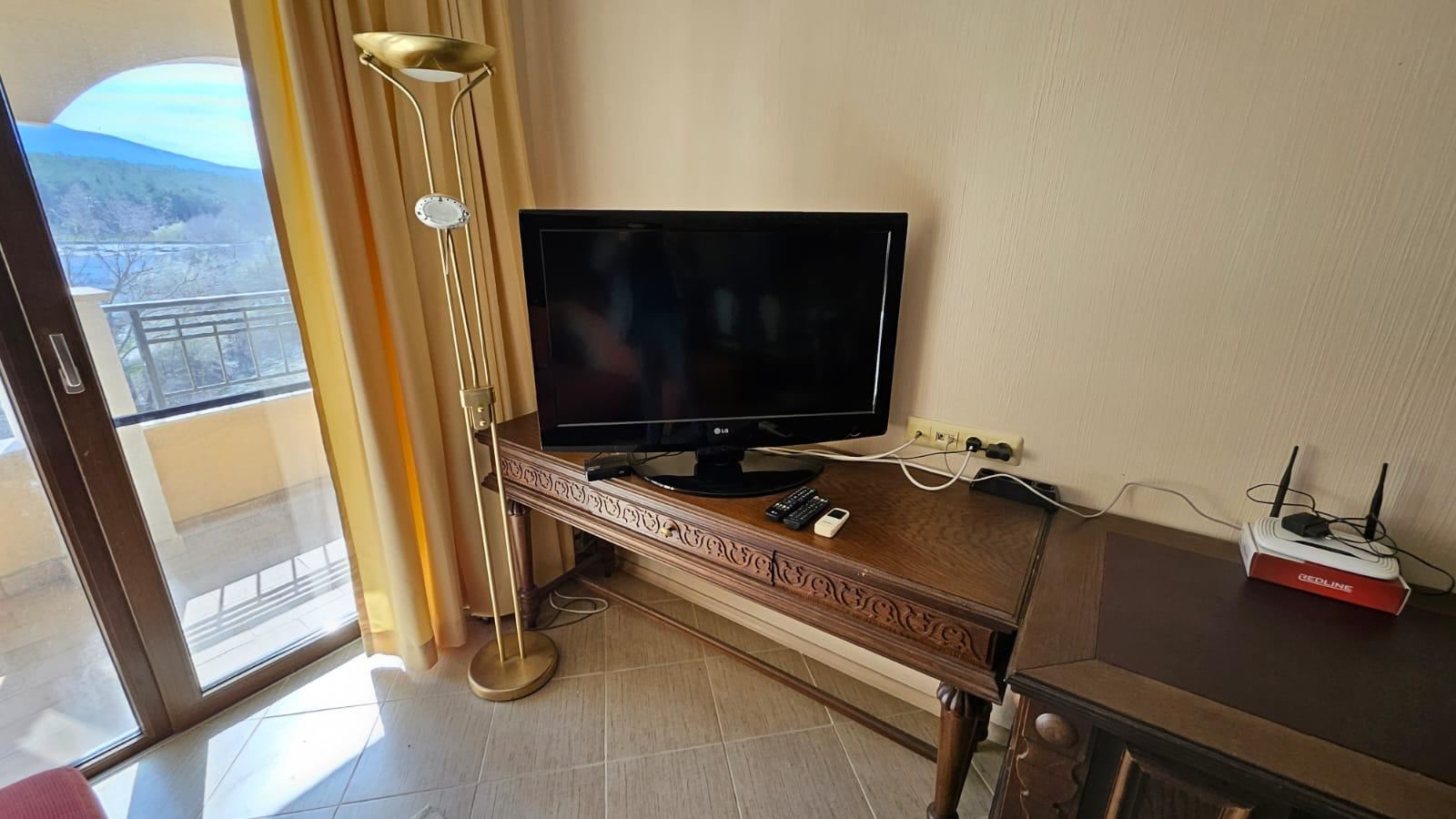 Просторная квартира с одной спальней на первой линии моря в Царево с полной меблировкой