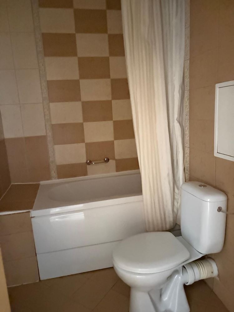 Просторная квартира с двумя спальнями с прямым выходом в собственный двор в Солнечном Береге – комфорт, роскошь и уют