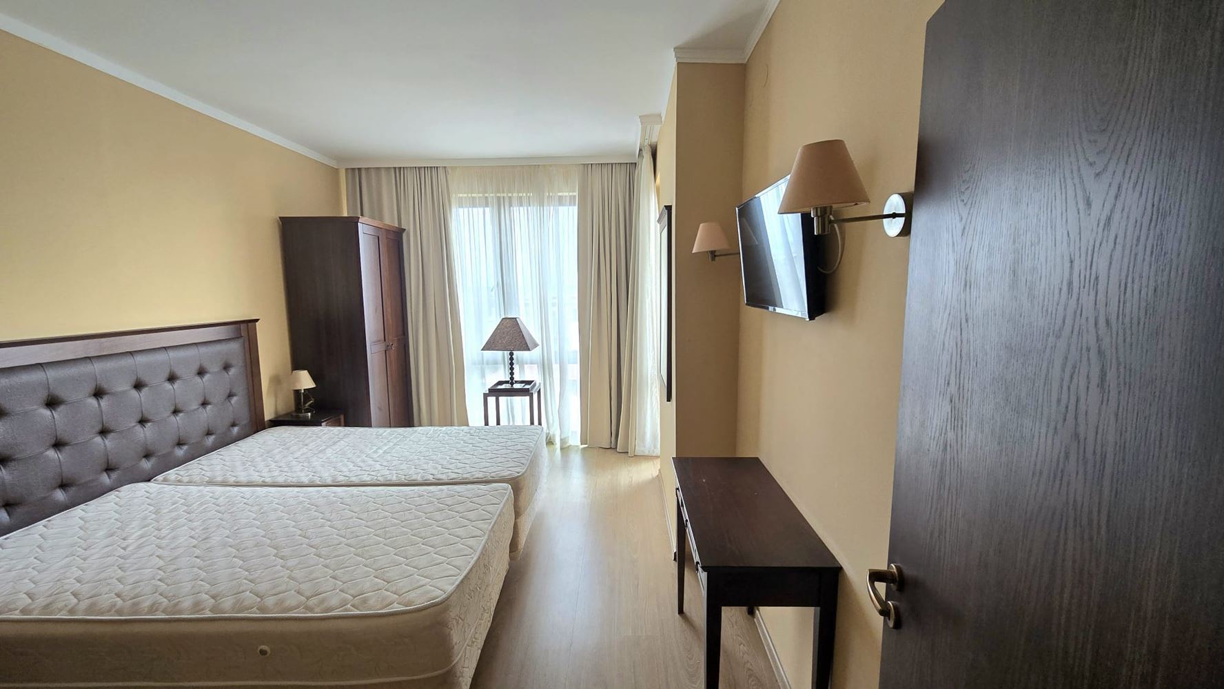 Элегантная квартира с одной спальней в роскошном комплексе с элитными удобствами в Солнечном Береге