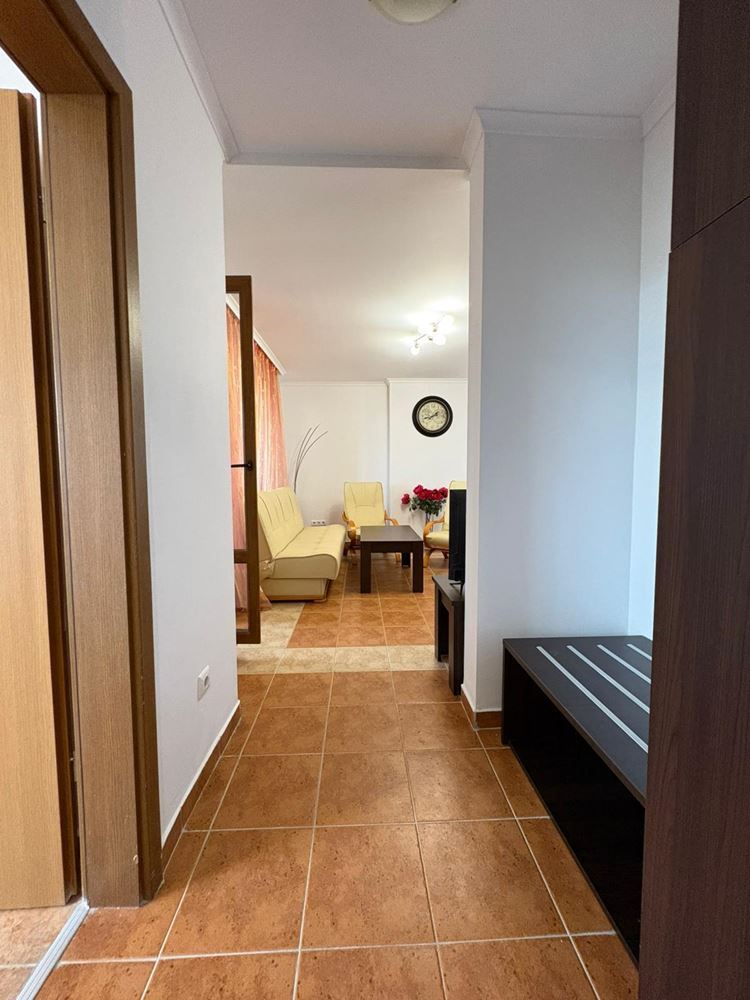 Поморие – просторная квартира с 2 спальнями на первой линии с видом на море и низкой платой за обслуживание