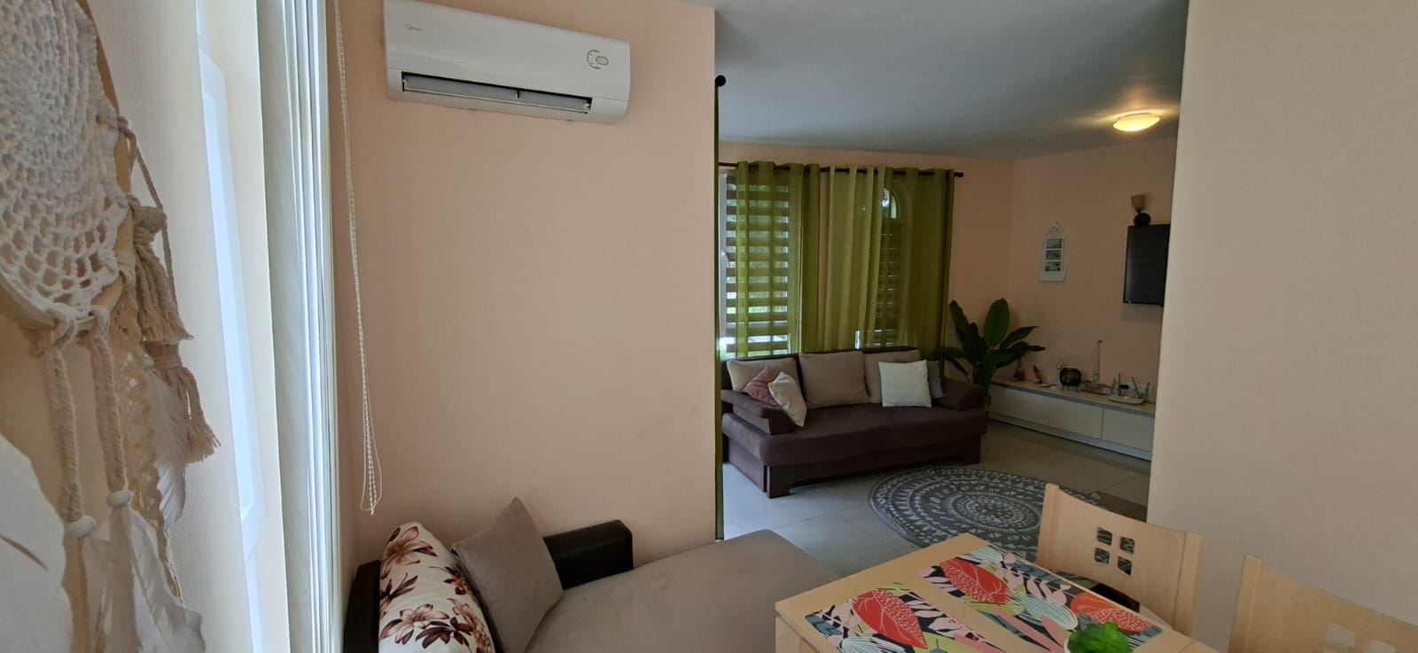 Комфорт и практичность у моря – полностью меблированный апартамент с одной спальней в Святом Власе