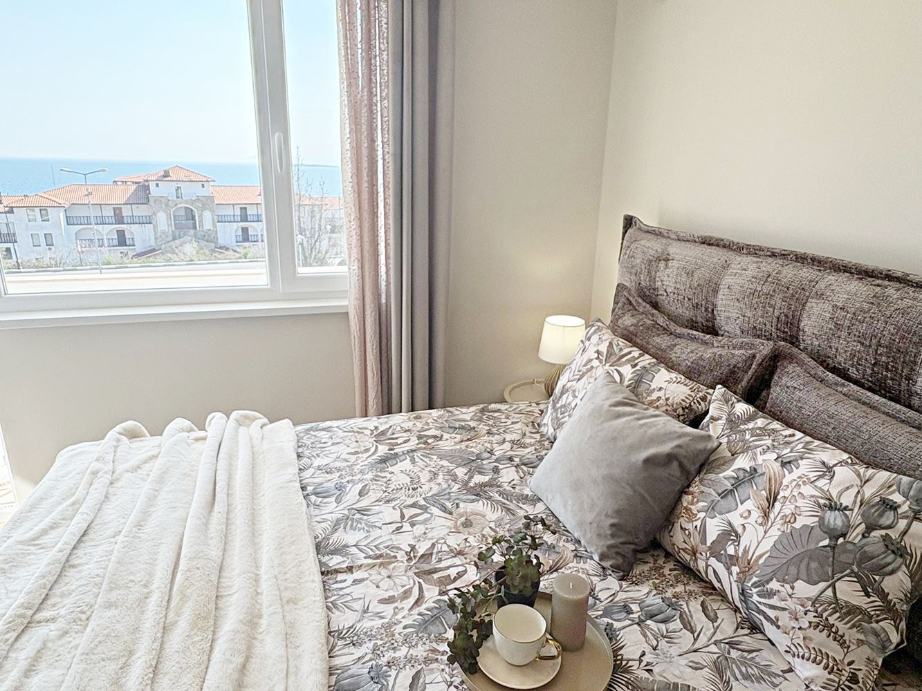 Два независимых жилых пространства с видом на море в центре Святого Власа – дизайнерский интерьер и собственное парковочное место