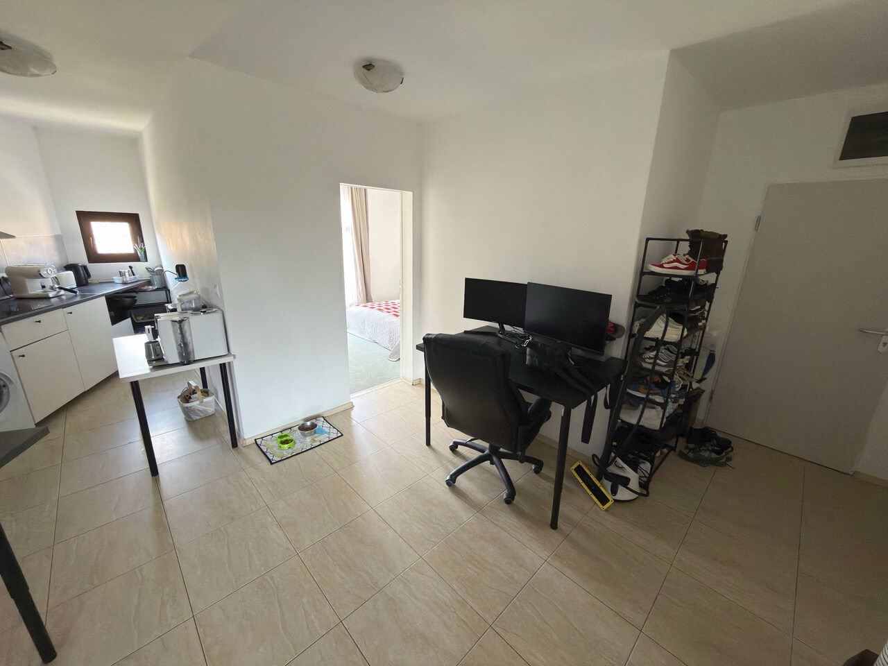 Просторная квартира с двумя спальнями на первой линии моря в Ахелое – комфорт, роскошь и уют для всей семьи