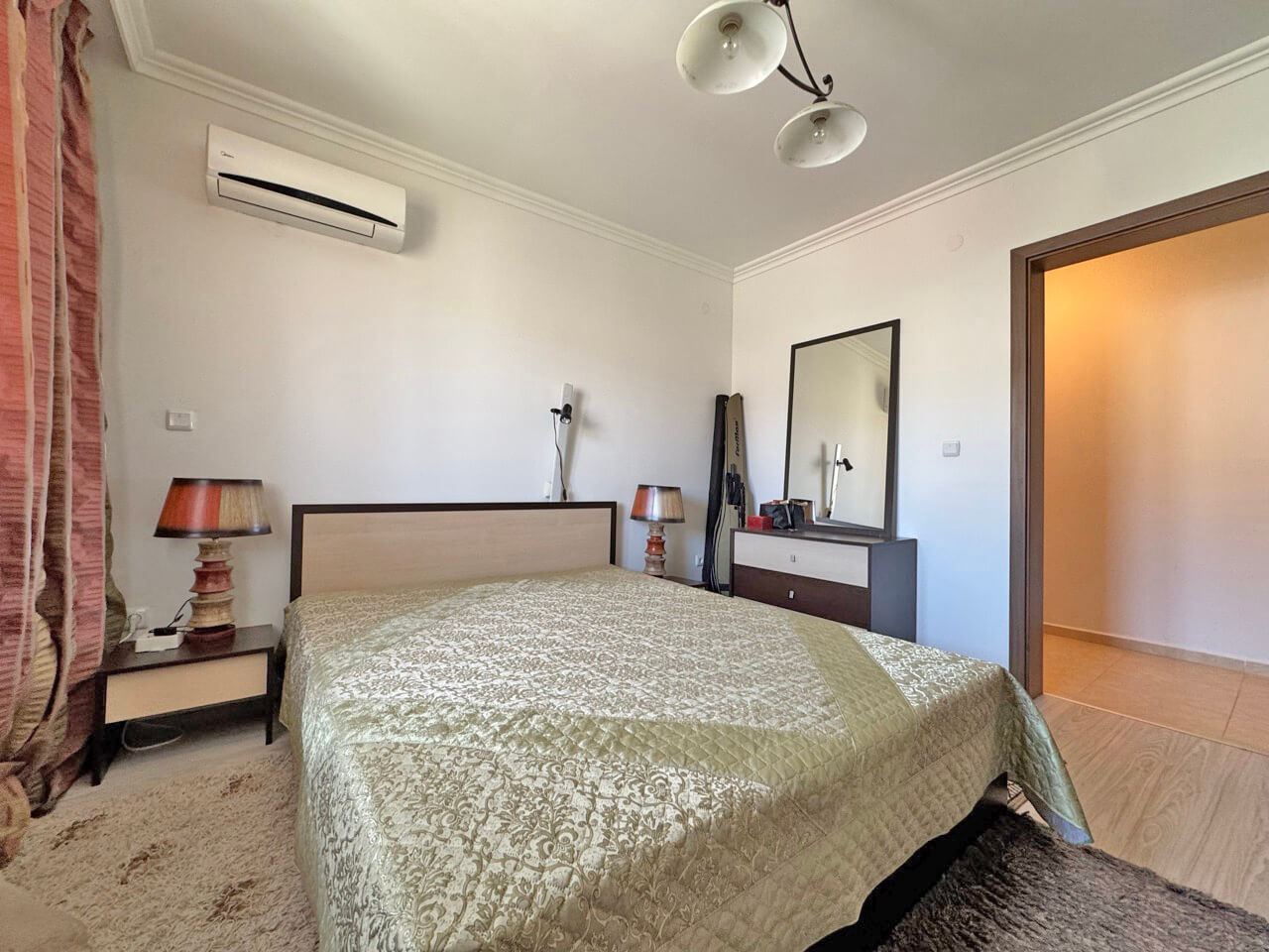 Просторная квартира с 2 спальнями в бутиковом комплексе в нескольких метрах от моря в Святом Власе 