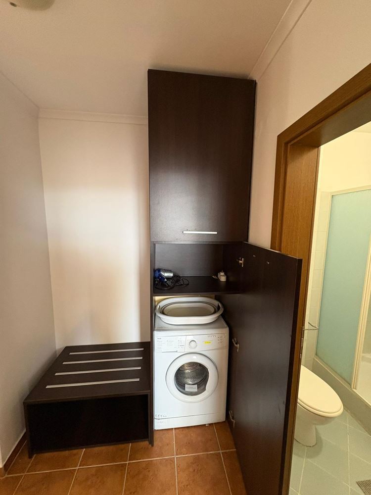 Поморие – просторная квартира с 2 спальнями на первой линии с видом на море и низкой платой за обслуживание