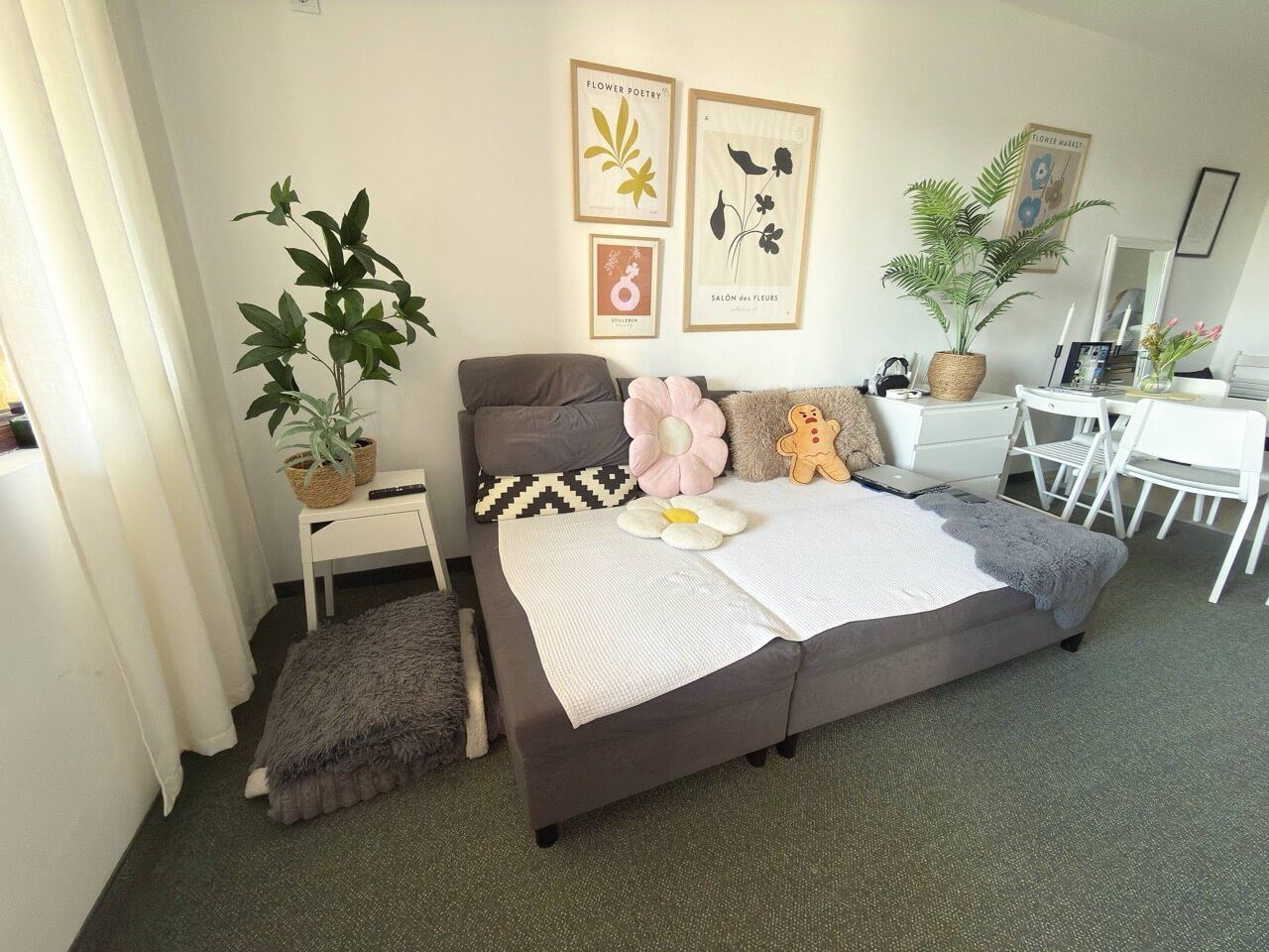 Просторная квартира с двумя спальнями на первой линии моря в Ахелое – комфорт, роскошь и уют для всей семьи