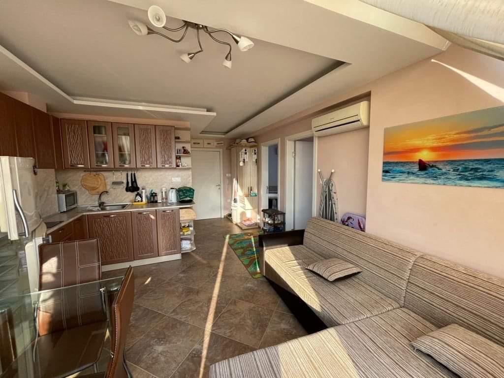  Панорамная квартира с двумя спальнями с видом на море в Равде – свет, простор и низкая плата за обслуживание