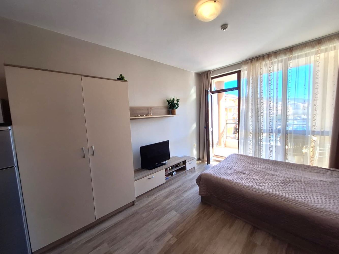 Уютная студия в 200 м от пляжа в Свети Влас – полностью меблирована и готова к проживанию