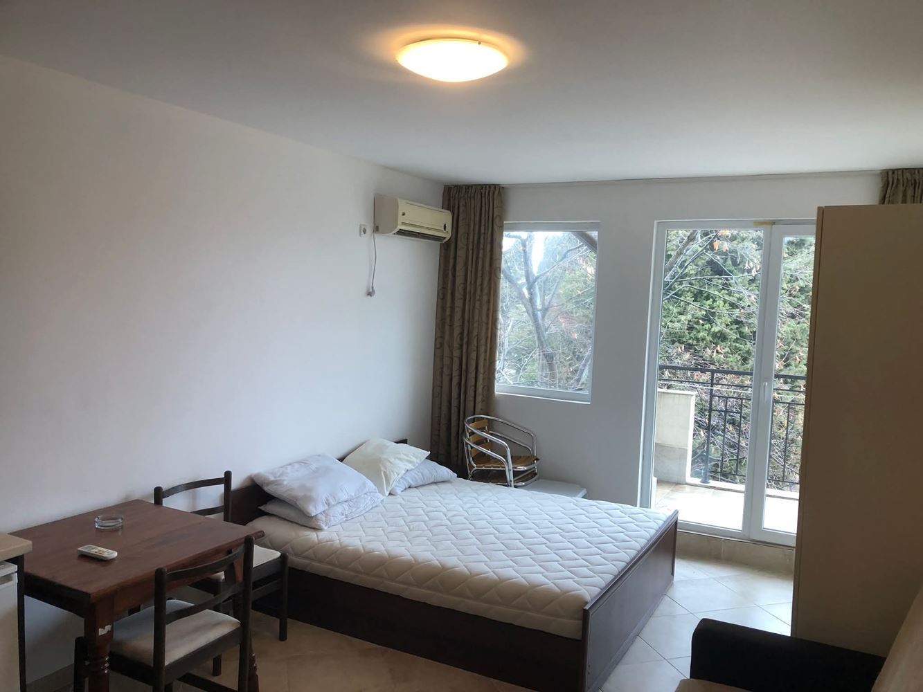 Меблированная студия в Равде, всего в нескольких шагах от Южного пляжа – без таксы обслуживания!