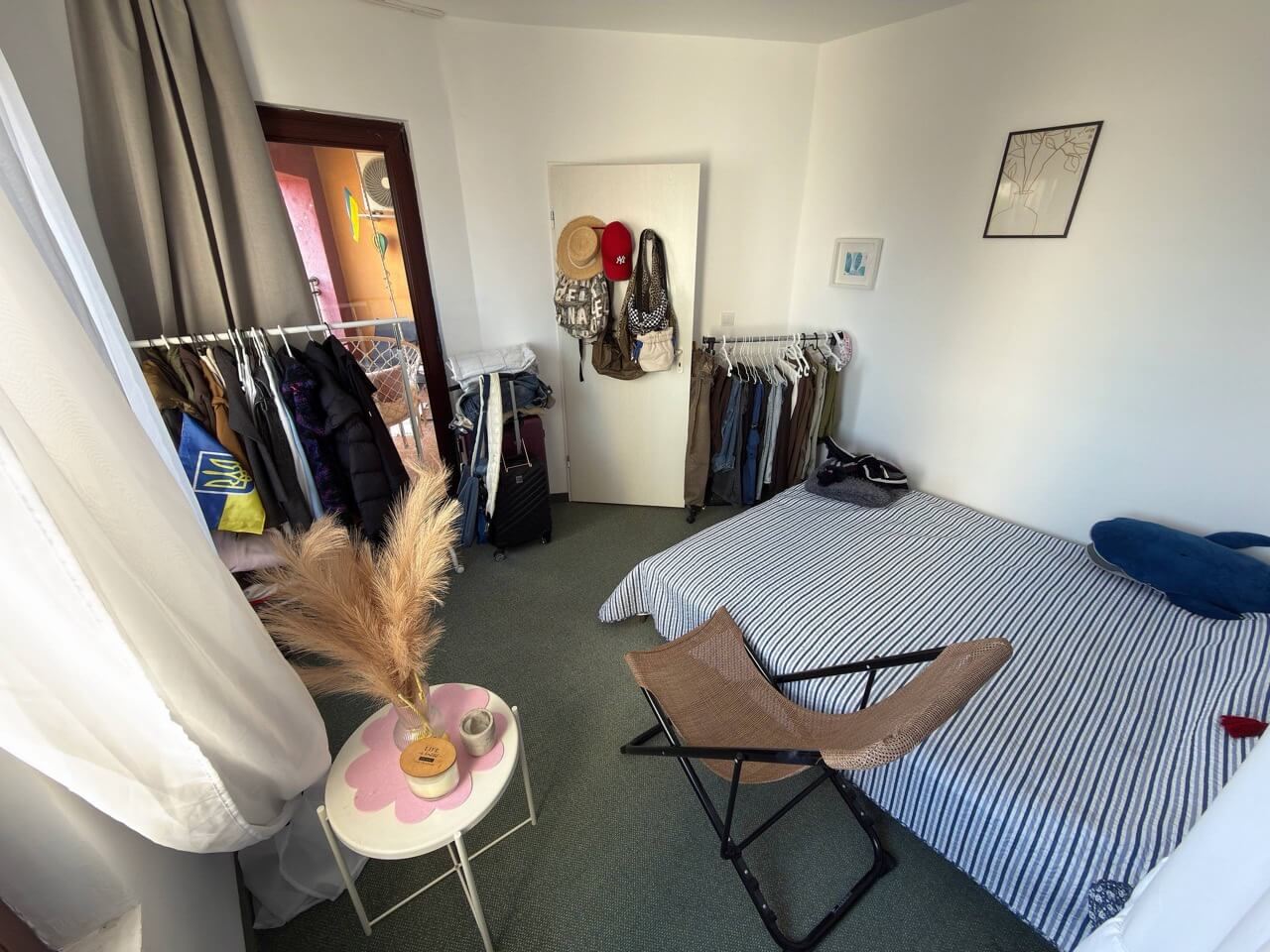 Просторная квартира с двумя спальнями на первой линии моря в Ахелое – комфорт, роскошь и уют для всей семьи