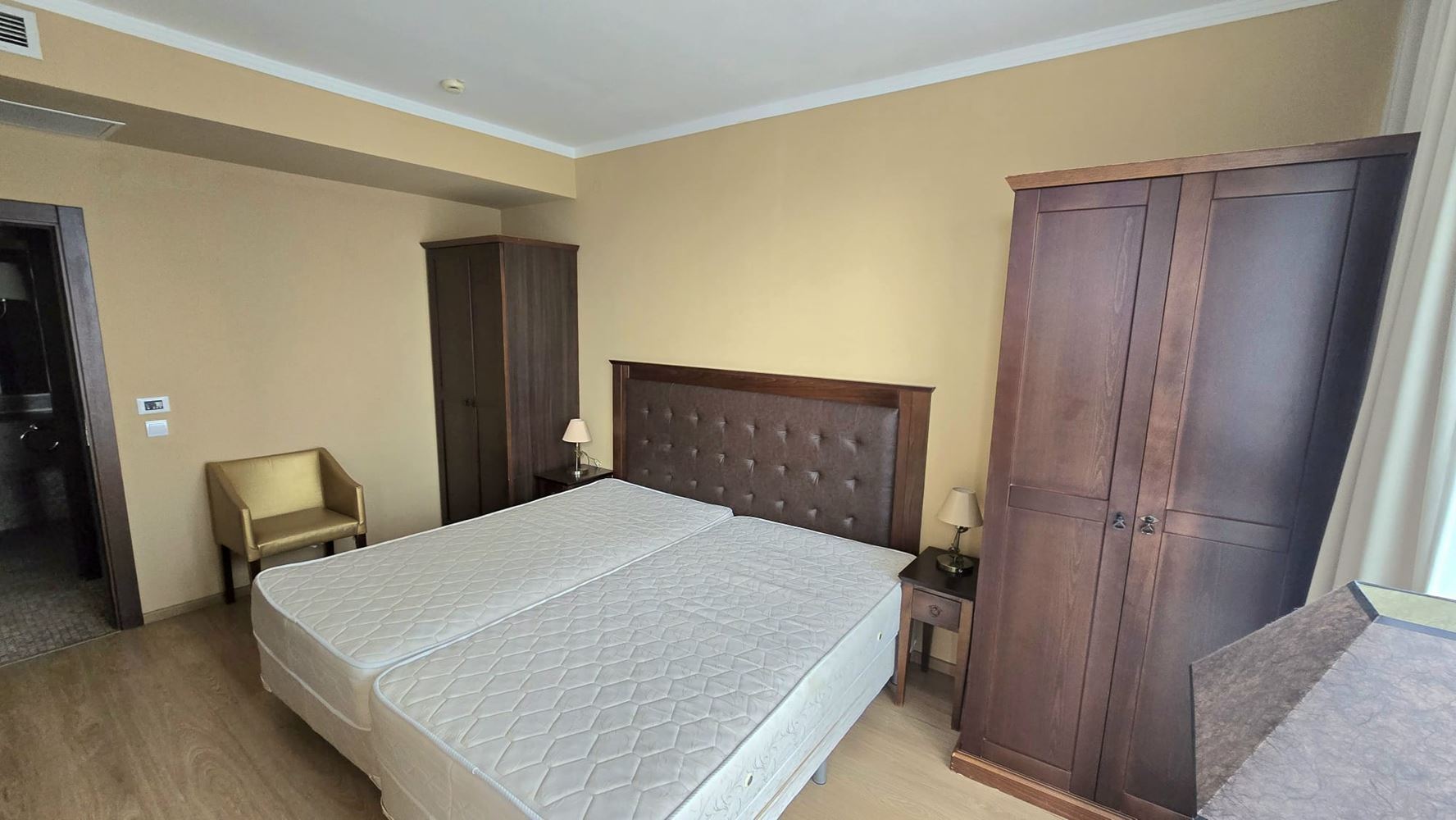 Элегантная квартира с одной спальней в роскошном комплексе с элитными удобствами в Солнечном Береге