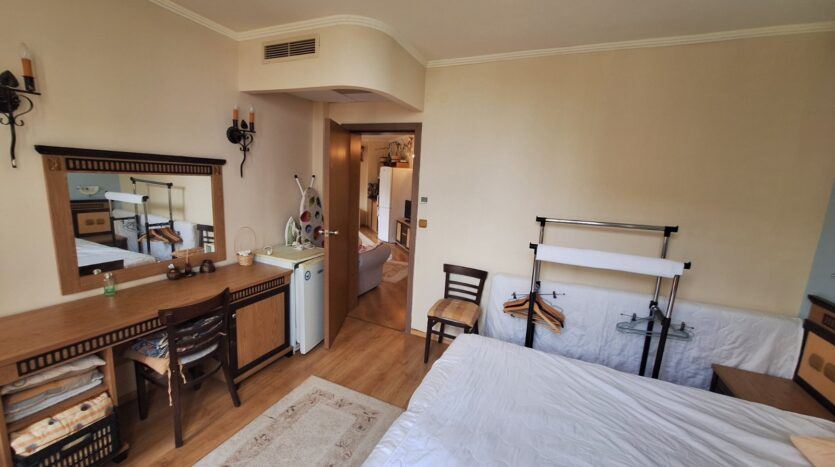 Двухкомнатная квартира на первой линии в Елените с панорамным видом на море и отличным инвестиционным потенциалом