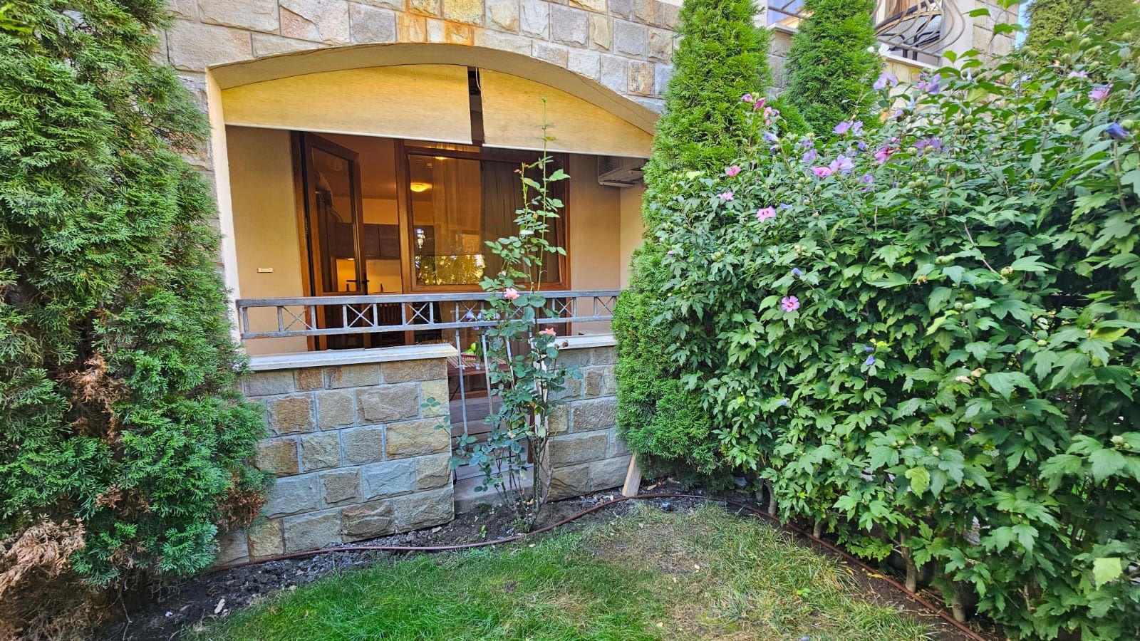 Студия в престижном комплексе в Солнечном Береге – полностью меблированная и готовая к использованию