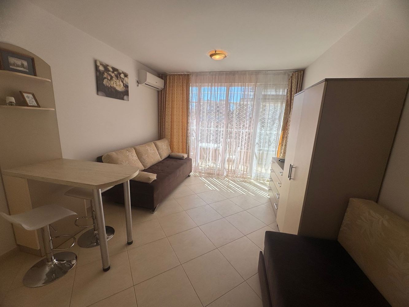 Уютная полностью меблированная студия в 300 м от моря в Поморие – отличная инвестиция и курортная недвижимость