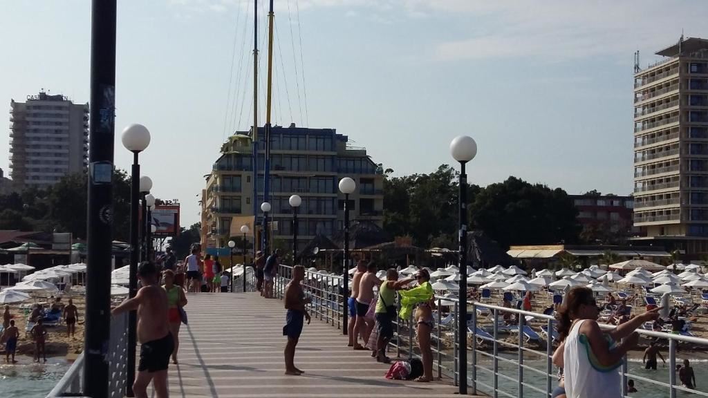 Эксклюзивное предложение на первой линии в Солнечном Береге – простор, роскошь и отличная инвестиция с видом на море